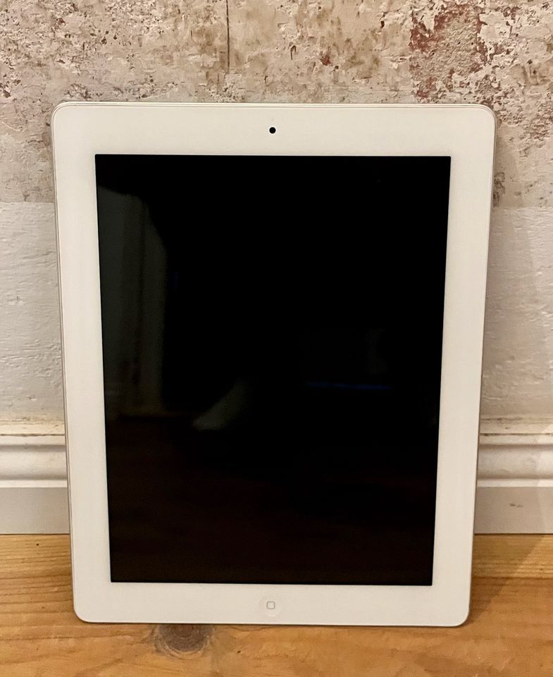 Apple iPad 2, 16GB, Weiß / Silber, Wi-Fi, 2011 in Berlin