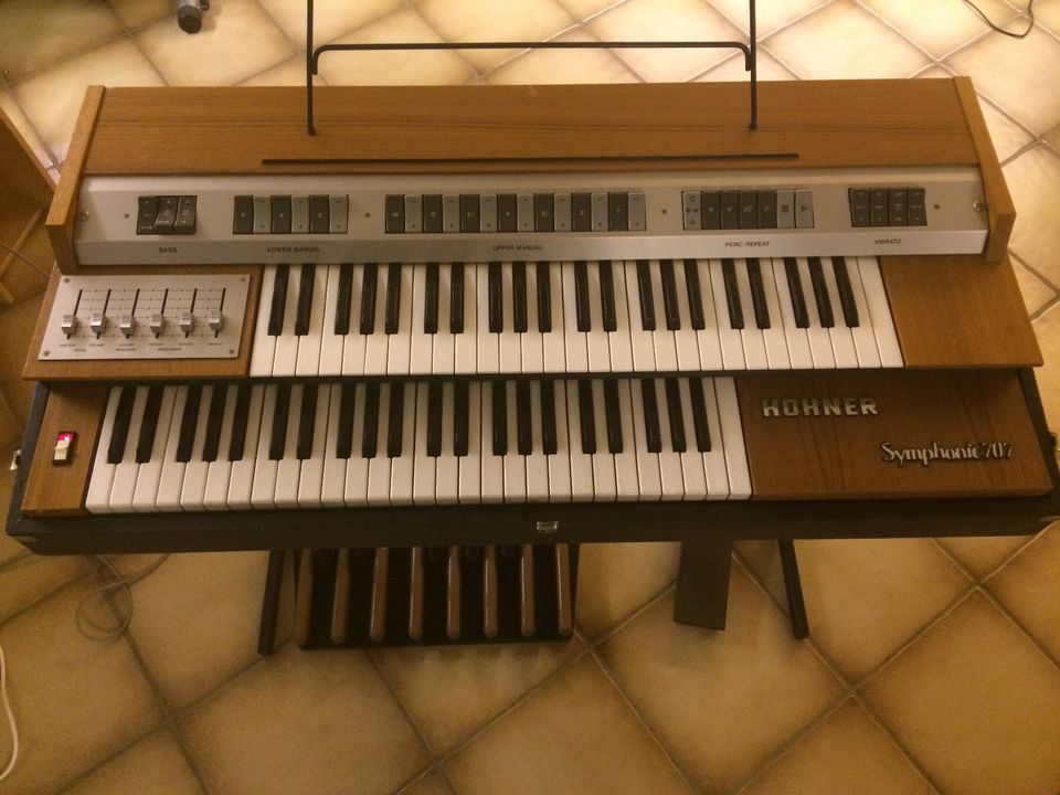 Orgel Hohner symphonic 707 in Durmersheim