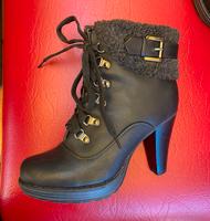 schöne Stiefeletten in schwarz 37 NEU Niedersachsen - Meine Vorschau