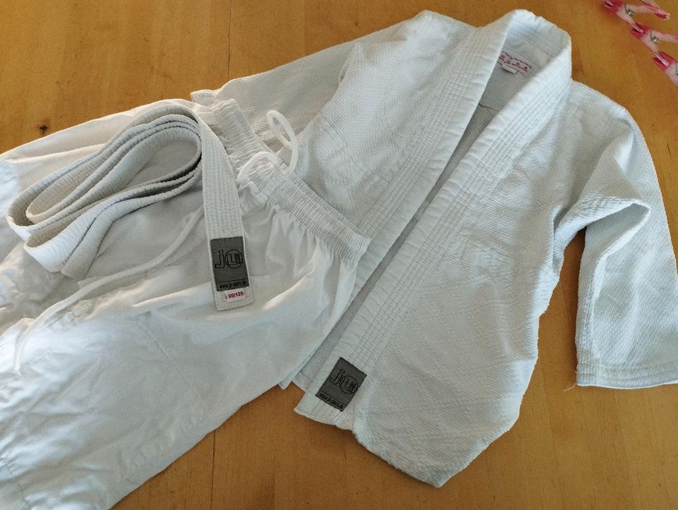 Karate / Judo Anzug in Hartheim