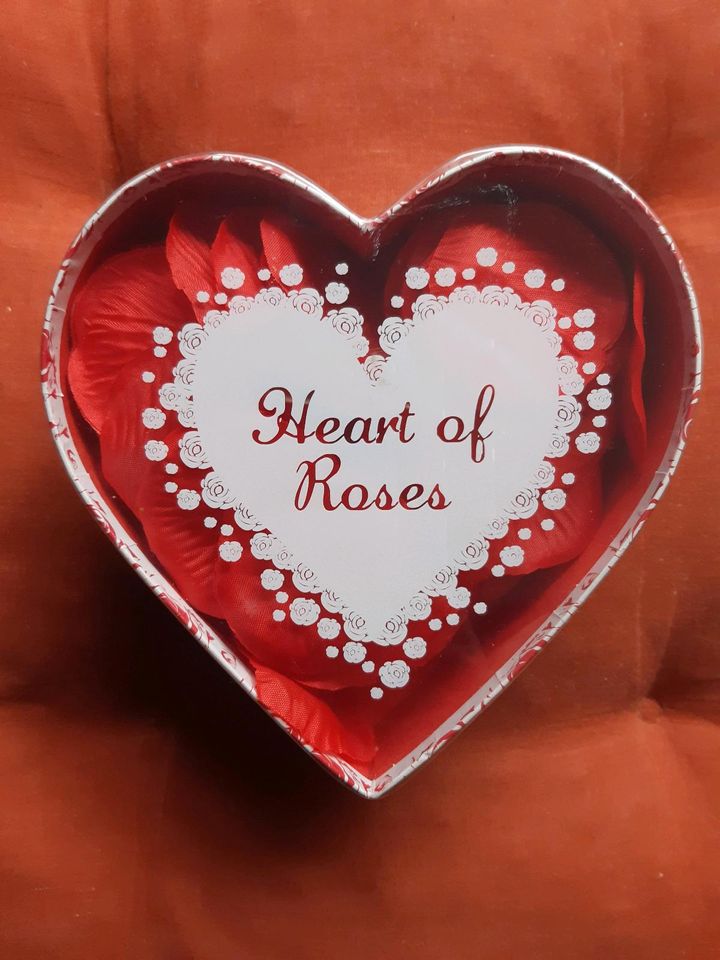Neu ♥️ Heart of Roses, ca.100 Rosenblätter in Oeversee