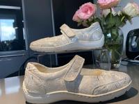 WALDLÄUFER Sandalen Leder weiß silber 37 Hessen - Offenbach Vorschau