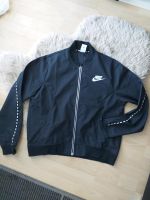 Nike Jacke gr l Nordrhein-Westfalen - Bergheim Vorschau