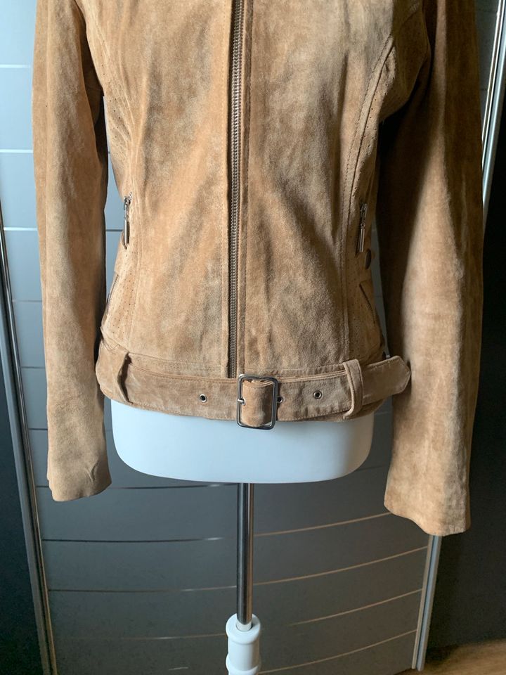 Braune Echtleder Jacke von Amisu, Größe 38 in Delingsdorf