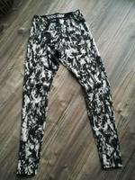 Leggings von Nike in Schwarz/Weiß Gr. S Nordrhein-Westfalen - Warendorf Vorschau