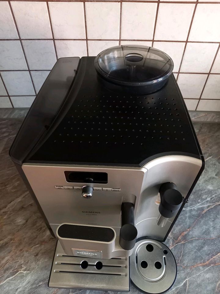 KAFFEEVOLLAUTOMAT SIEMENS EQ.7 PLUS / BASTLERGERÄT in Pirna