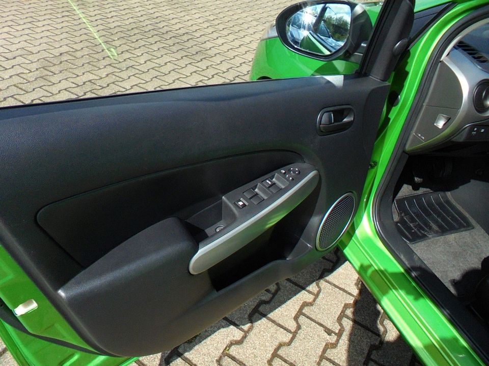 Mazda 2 Lim. 1.5 103 PS Impression / Klimaautomatik in Pforzheim