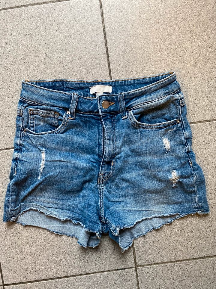 Shorts Jeans kurze Hose Gr. 36 H&M in Hamburg