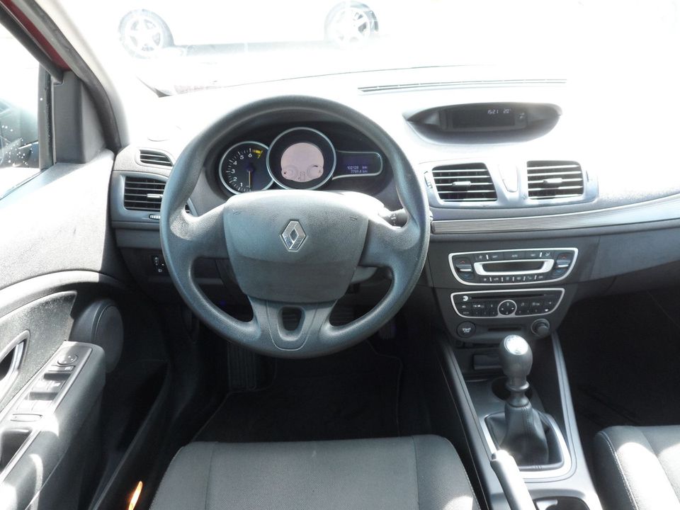 Renault Megane III 1.6 Lim. 5-trg. Expression TÜV NEU in Greifswald