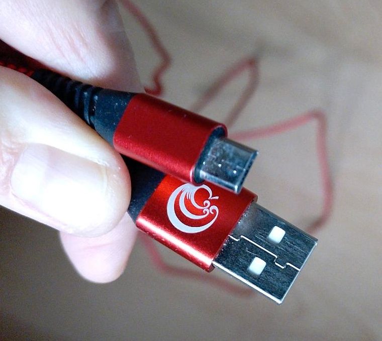 2 Handy-Ladekabel, Micro-USB, rot in Waiblingen