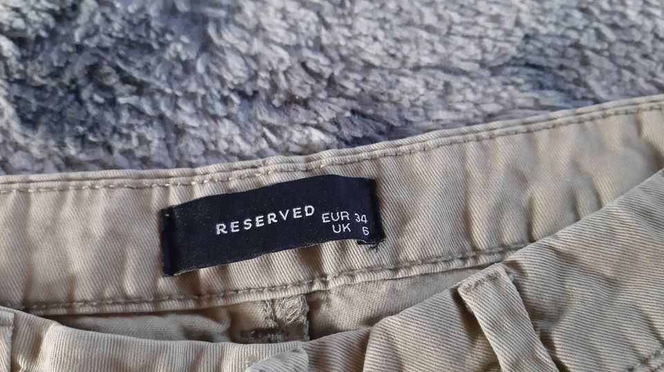 süße Hose von Reserved, Gr. 34, beige in Hückelhoven