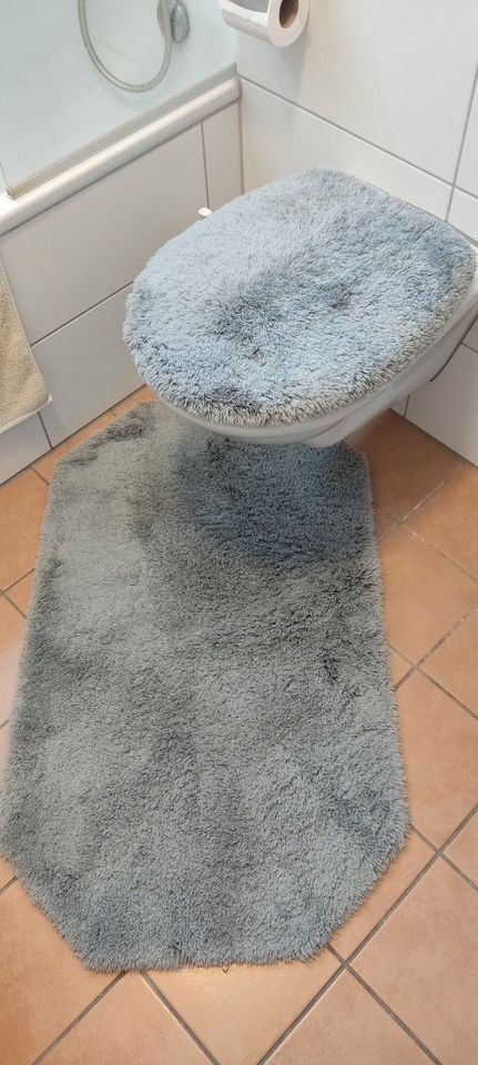 Kleine Wolke Badezimmer Garnitur WC Deckelbezug Teppich - TOP! in  Nordrhein-Westfalen - Hürth | eBay Kleinanzeigen ist jetzt Kleinanzeigen