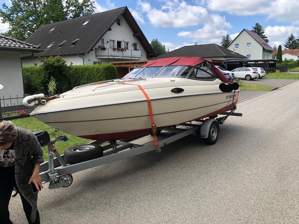 Sportboot Stingray in Bernau