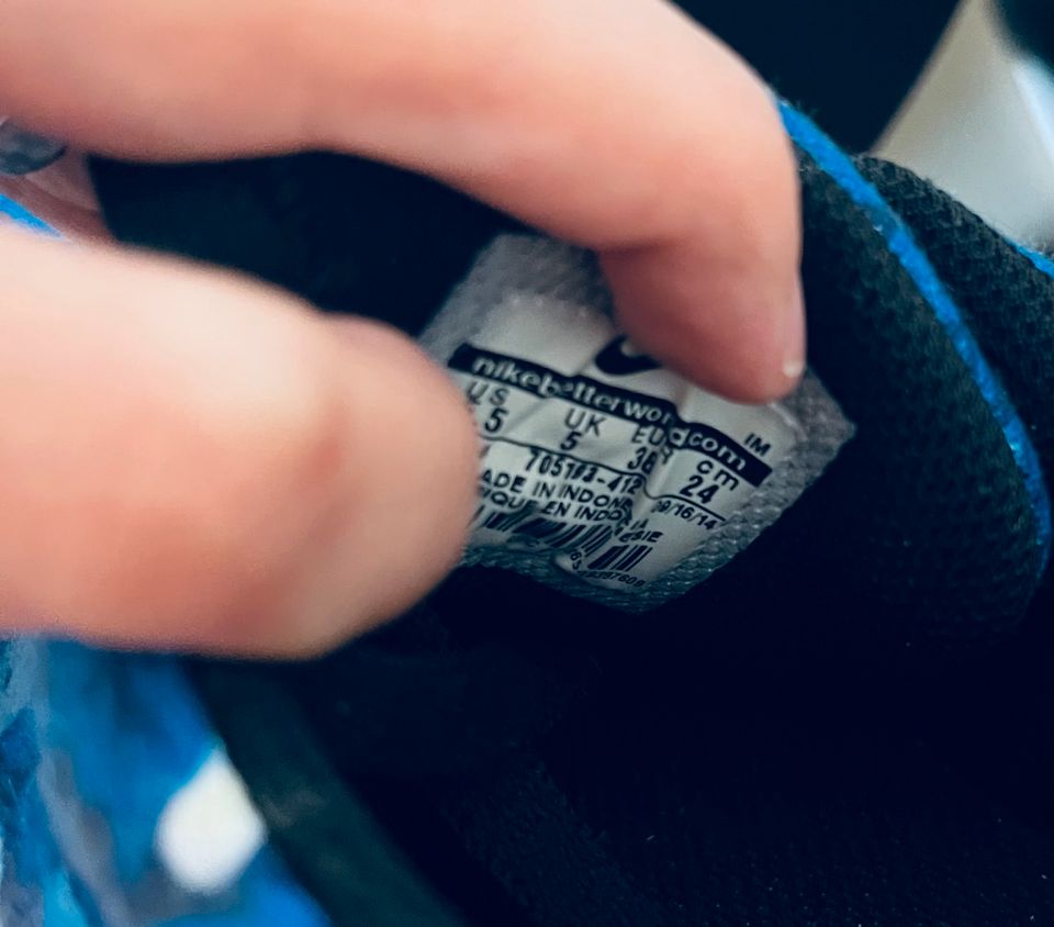 Nike SB Sneaker, blau, mit Blumen, Größe 38 in Wurster Nordseeküste -  Nordholz | eBay Kleinanzeigen ist jetzt Kleinanzeigen