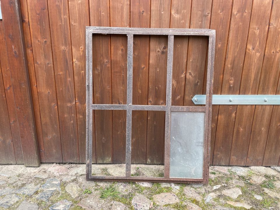 Altes Stallfenster in Lenzen (Elbe)