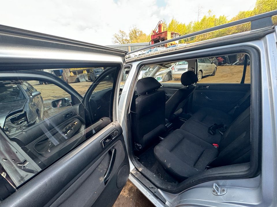 VW Golf 1.6L 77KW Autoteile Ersatzteile Schlachtfest in Waldbröl