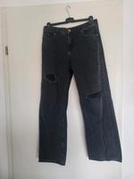 Schwarze Hose mit Löchern von H&M in Größe 38 Baden-Württemberg - Lenzkirch Vorschau