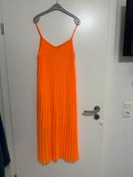 Plisee MaxiKleid Orange Gr. XS Orange Amisu Niedersachsen - Bösel Vorschau
