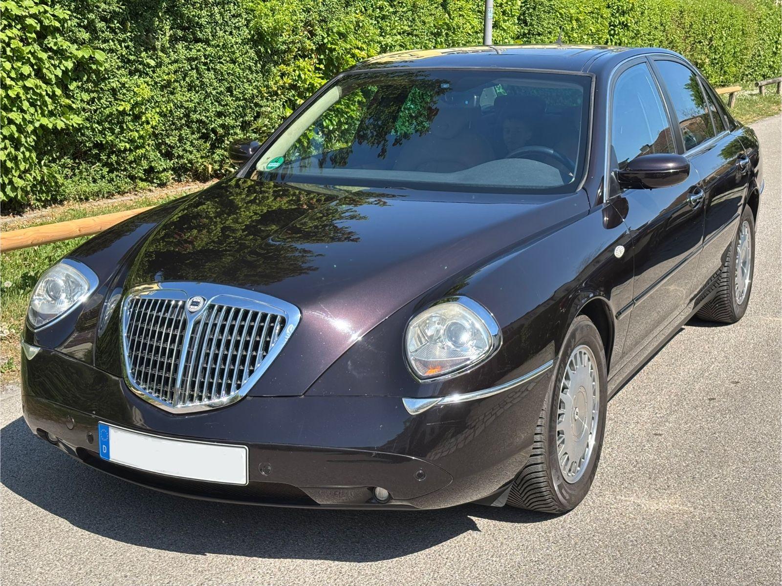 Abbildung des Autos Lancia Thesis 3.0 V6 24v…