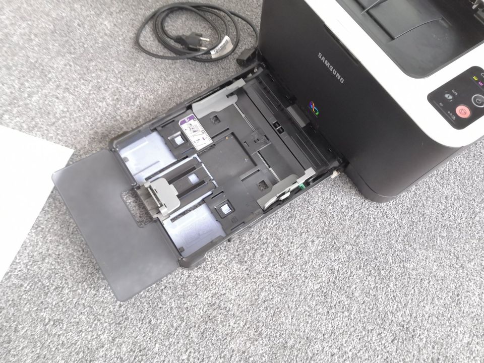 Samsung CLP325W Farblaser Drucker WLAN/LAN/USB in Leonberg
