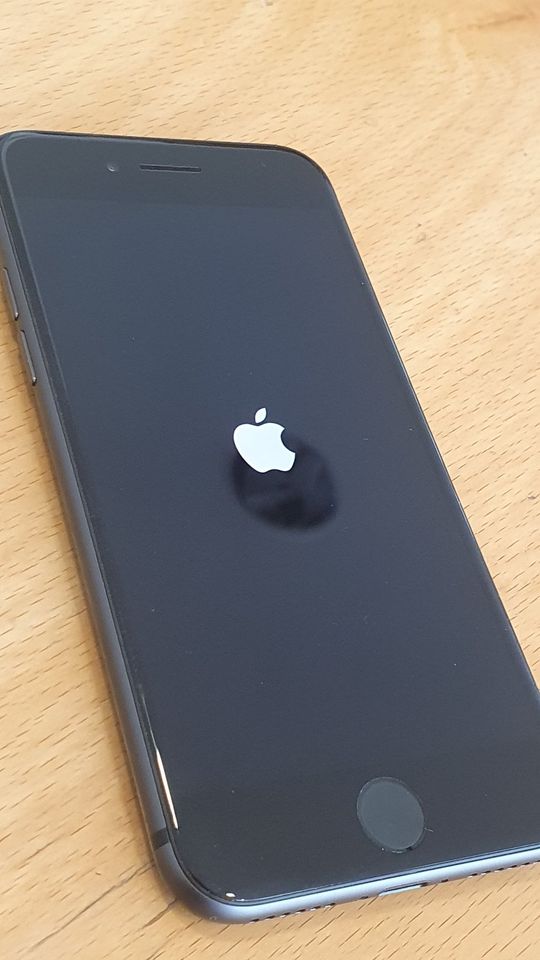 iPhone 8 64 GB im Topp Zustand Akku Neu mit Garantie !!! in Freiburg im Breisgau