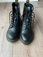 Dr.Martens Original Gr.37 schwarz Stiefel Stiefeletten Niedersachsen - Oyten Vorschau