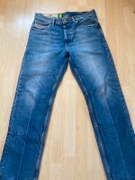 Diesel Jeans Straight / Relaxed Fit Size 31 Stuttgart - Stuttgart-Nord Vorschau