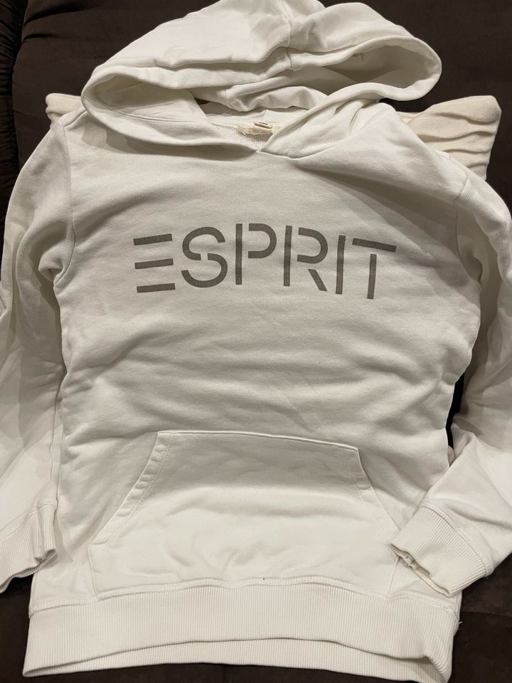 Esprit Sweatshirt Pulli gr 140 in Romrod