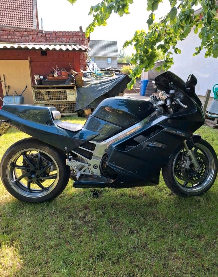 Honda VFR RC36 seltener Pferrer Umbau in Osterwieck