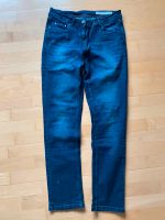 TAPERED FIT Jeans blau mit Waschung Gr. 38 NEU Hessen - Ober-Mörlen Vorschau