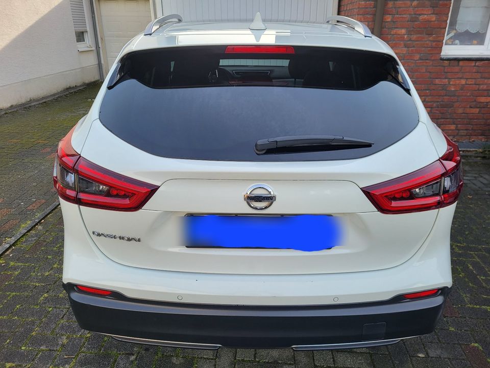 Nissan Qashqai DIG 1.3 Automatik 159 PS TEKNA+Bose in Bergisch Gladbach