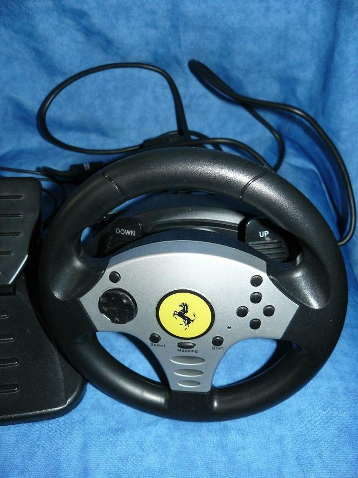 Thrustmaster Universal Challenge Racing Wheel Ferrari in Essen