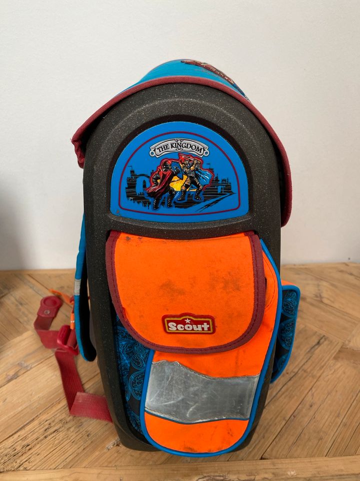 Scout Schulranzen Schulrucksack Ritter mit Zubehör in Hamburg