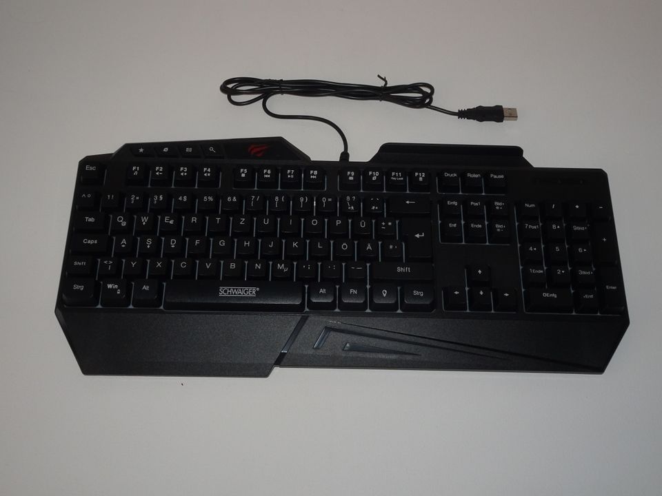 Schwaiger Gaming Set - Tastatur - Maus - Headset - Controller in Berlin