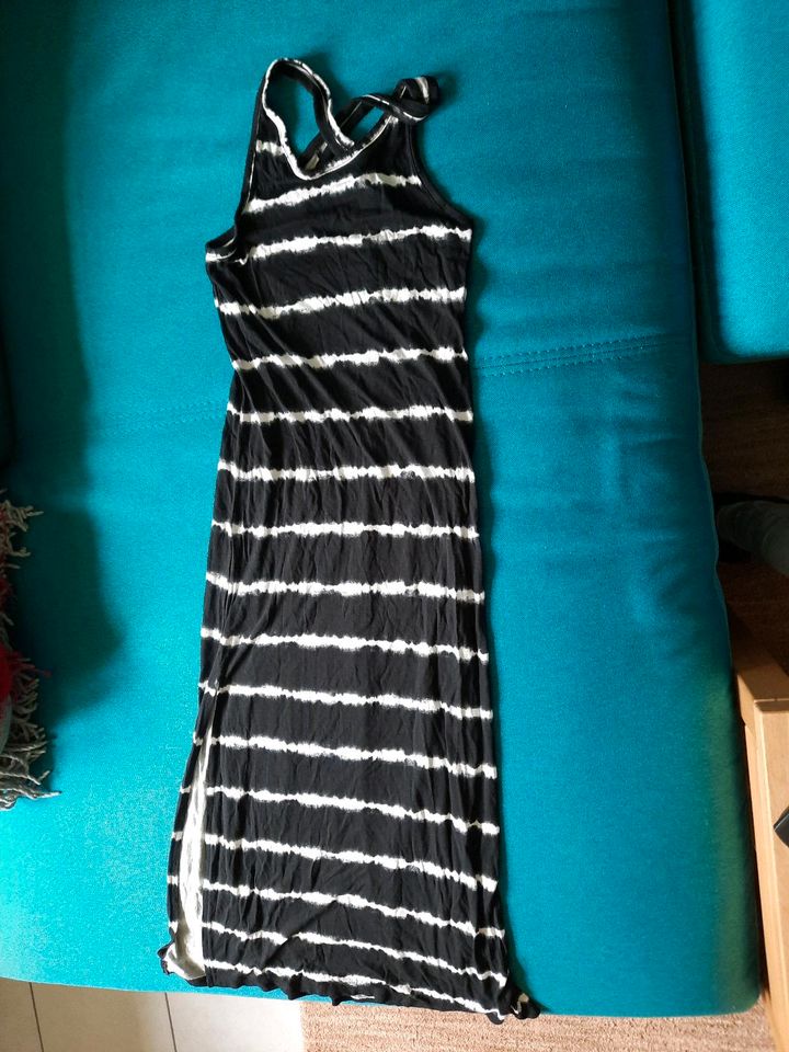 H&M Kleid Gr 134 140 wie NEU in Nürnberg (Mittelfr)