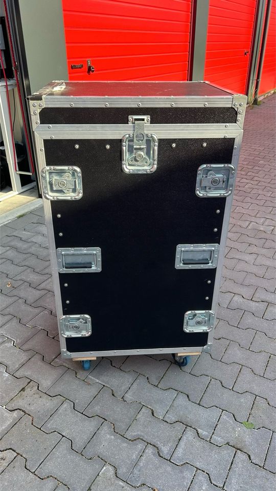 Rack Case 19“ 22HE mit Bluewheels in Recklinghausen