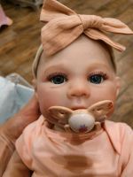 Baby Puppe Rebornpuppe lebensecht ca. 45 cm groß  inkl.  Zubehör Sachsen - Neustadt Vorschau