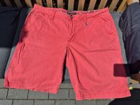 Shorts rot von Westbury Größe 58 Nordrhein-Westfalen - Verl Vorschau