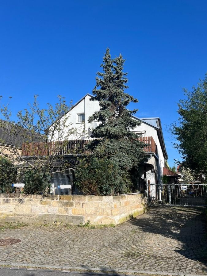 Ruhige 2-Raum-Wohnung mit großzügigem Balkon und großem Abstellraum zu vermieten. in Dresden