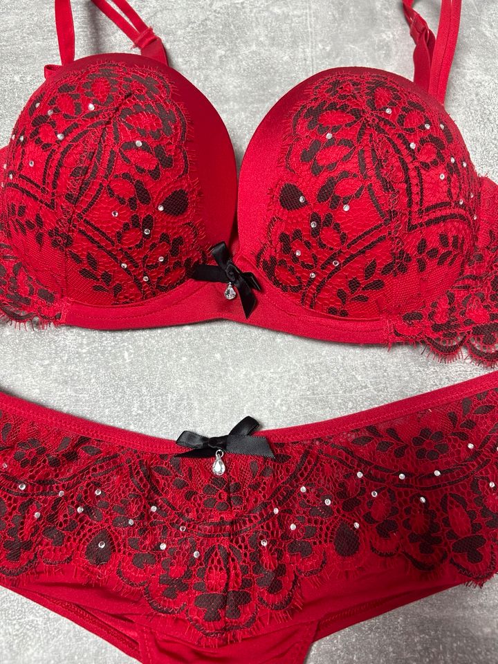 Hunkemöller Dessous Set,Unterwäsche Rot/Glitzer gr.M,80C in Dillingen (Saar)