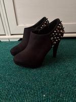 Catwalk Highheels Absatz Nieten Glitzer schwarz Gr. 37 Hessen - Friedrichsdorf Vorschau