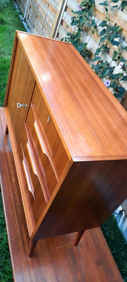 60er Jahre Teak Sideboard Kommode Danisch Design MidCentury in Wendlingen am Neckar