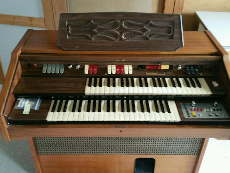 Heim - Orgel Farfisa in Meschede