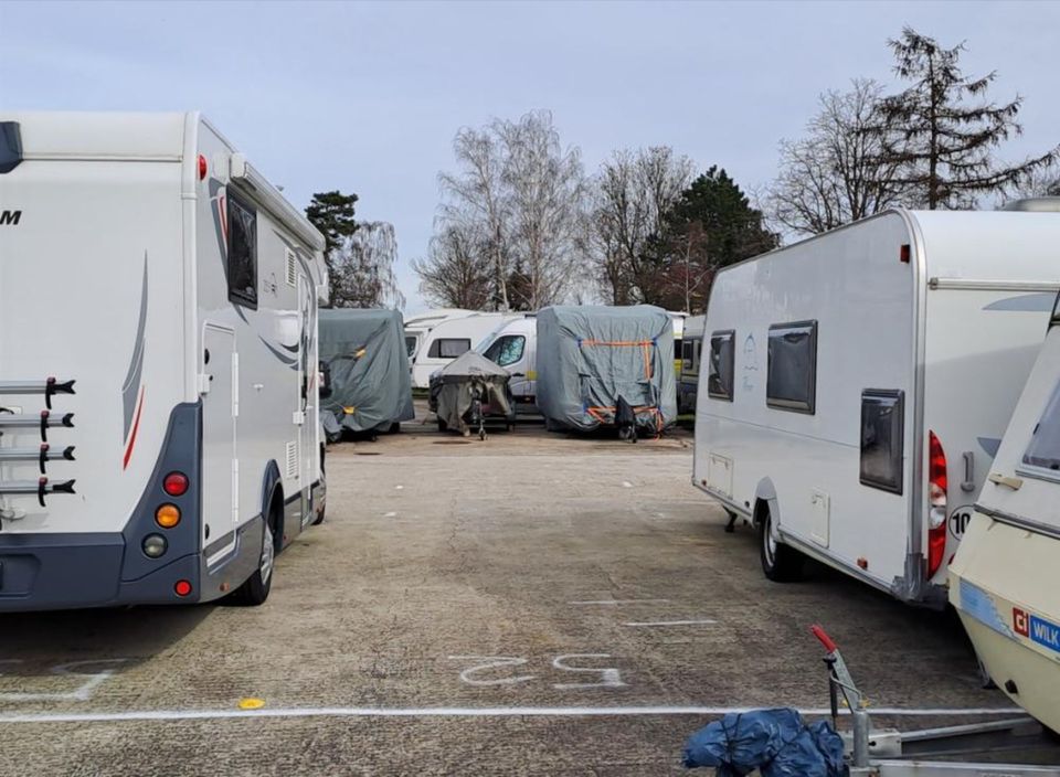 Stellplatz Wohnwagen Wohnmobil Caravan in Leipzig