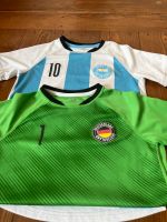 2 Fußball Trikots Argentinien und Deutschland Gr. 134/140 Baden-Württemberg - Karlsruhe Vorschau