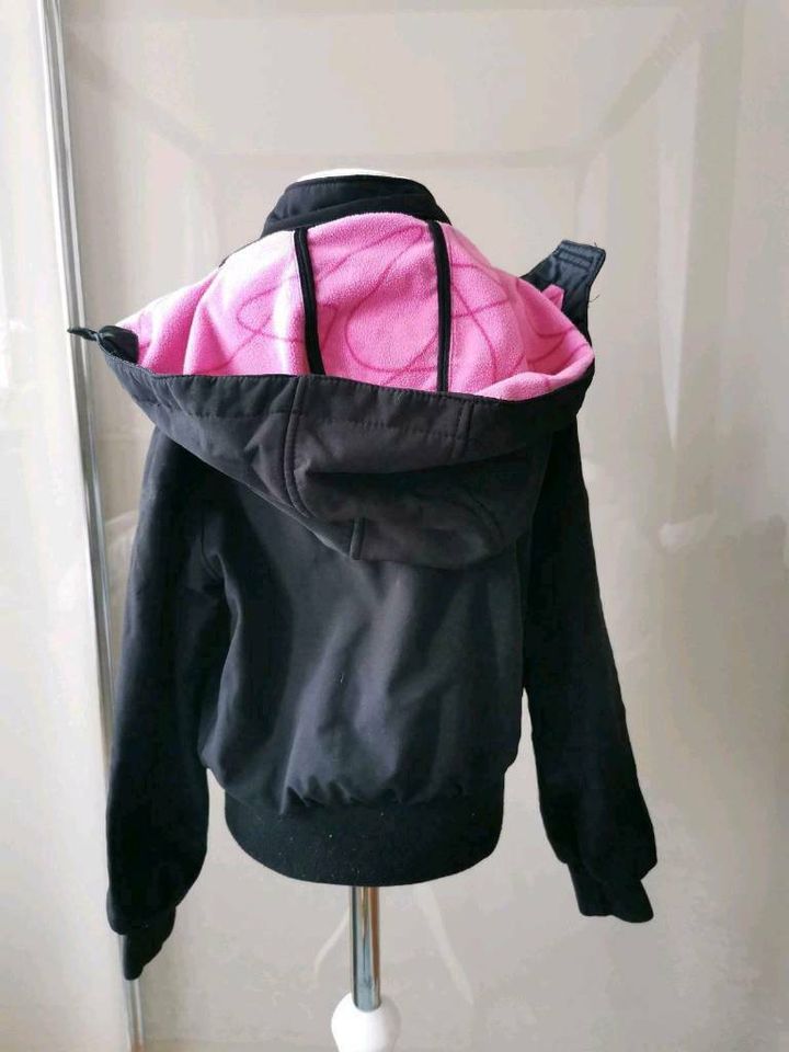 coole Übergangssoftshelljacke in Gr. 140/ 9-10 Jahre in Hainrode (Hainleite)