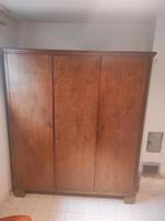 DDR Kleiderschrank braun 3 türig Vollholz Sachsen - Hoyerswerda Vorschau