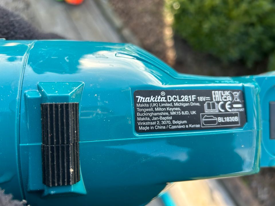 Makita Akku Handstaubsauger 18V in Bad Münstereifel