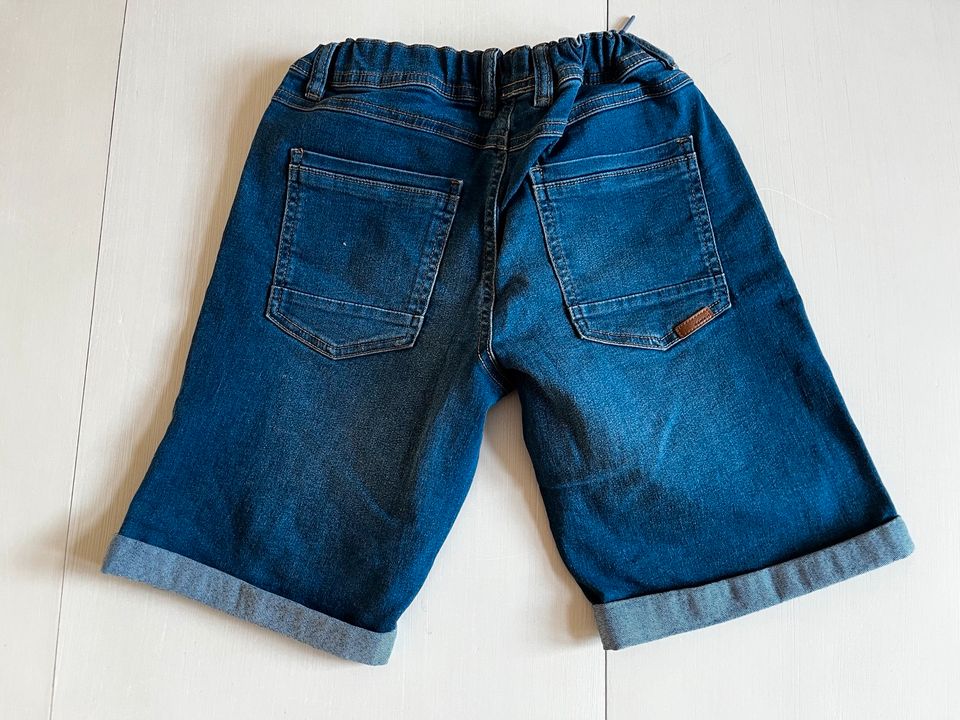Jeans Shorts Levi‘s ZARA Name it Gr. 158-164 wie neu in München