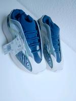 Adidas Yezzy 700 V3 Dortmund - Oespel Vorschau